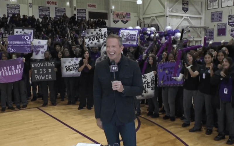 Class Act with Chris Wragge visits Newark Tech in Essex County, New Jersey (CBS New York)