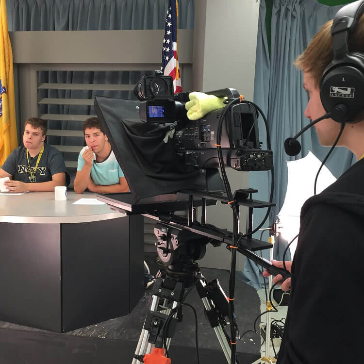 Warren-County-Broadcast-Students